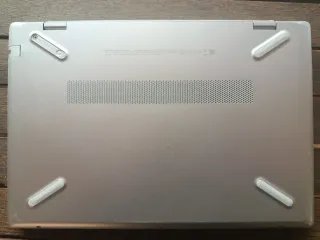 Portátil HP Pavilion 14-ce3003ns argento e bianco