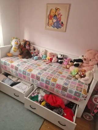 Cama infantil con cajones