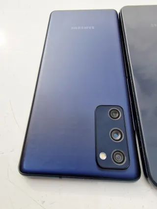 Lote 2 Samsung S20 FE y A32 Azul