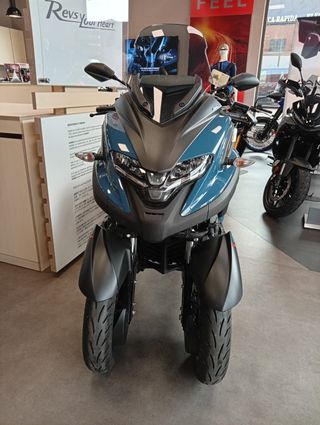 YAMAHA TRICITY 300