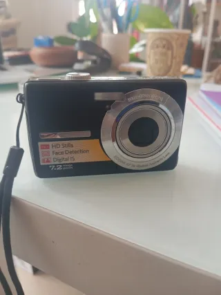Fotocamera Kodak 7,2 MP con rilevamento facciale HD
