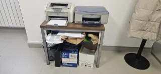 Mesa de oficina pequeña