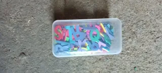 Letras de goma EVA multicolores