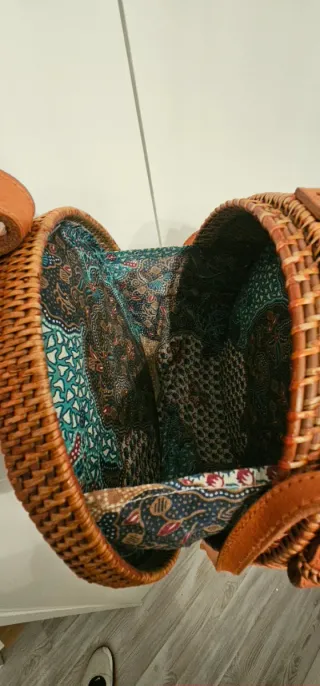 Bolso redondo de ratán