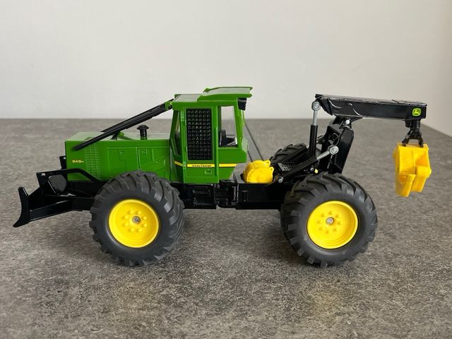 Tractor John Deere 848H Siku 1/32