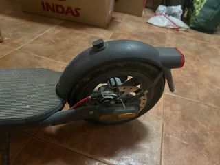 Patinete Eléctrico con Casco