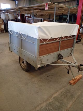 Remolque con lona