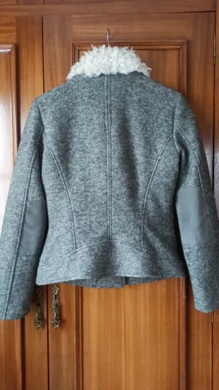 Cazadora Trafaluc gris talla M
