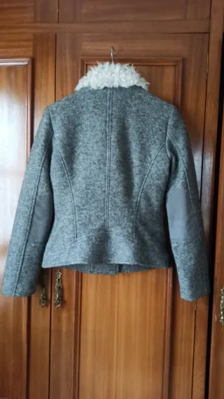 Cazadora Trafaluc gris talla M