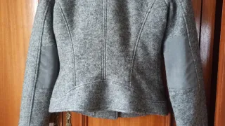 Cazadora Trafaluc gris talla M