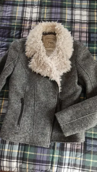 Cazadora Trafaluc gris talla M