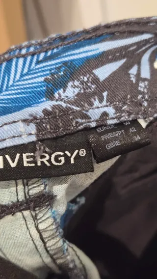 Pantalones cortos hombre estampado floral