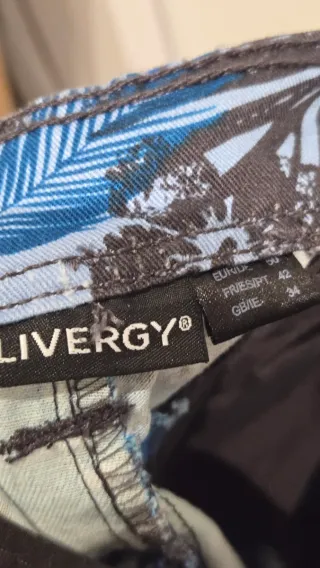 Pantalones cortos hombre estampado floral