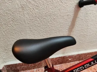 Bicicleta de balance Chicco Roja