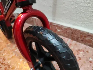 Bicicleta de balance Chicco Roja