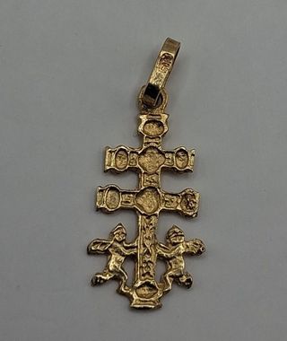 Cruz Caravaca Mini de oro 18k, 0,70gr. Ref. G-089.