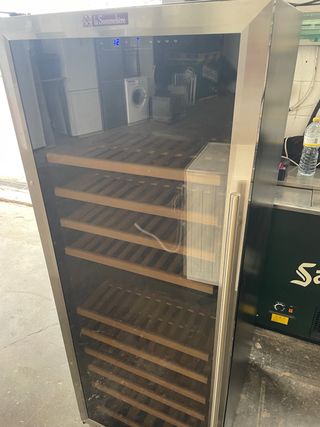 Vinoteca La Sommelière madera