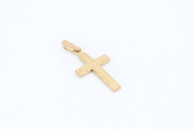 Colgante Cruz Cuadros oro 18k, 2,84gr. Ref. G-078.