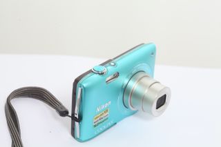 Cámara Nikon Coolpix S3300 16MP Azul