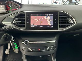 PEUGEOT 308 SW Allure BlueHDI 130 SS