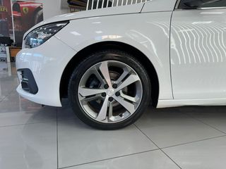 PEUGEOT 308 SW Allure BlueHDI 130 SS