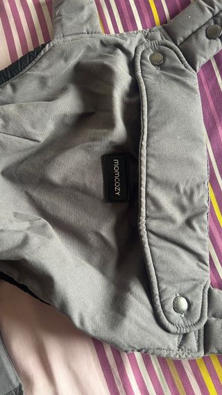 Mochila portabebés gris Momcozy