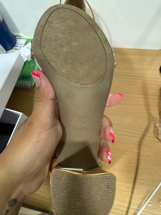 Tacones Guess Dorados y Plateados