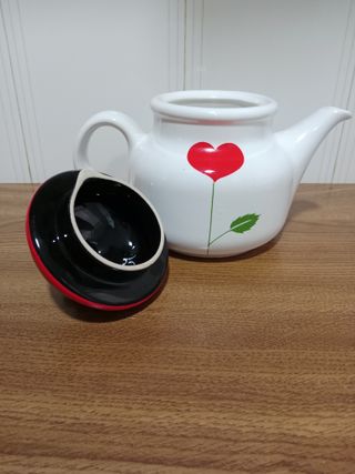 Jarra cerámica corazón rojo y blanco