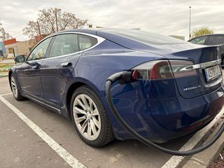 Tesla Model S 2016
