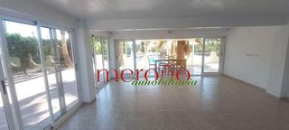 Chalet en venta en Peña de las Águilas en Elche