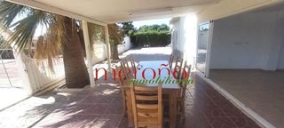 Chalet en venta en Peña de las Águilas en Elche