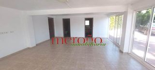 Chalet en venta en Peña de las Águilas en Elche