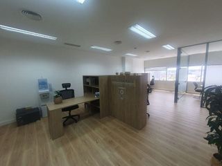 Oficina en alquiler en La Buhaira en Sevilla