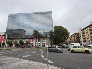 Oficina en alquiler en La Buhaira en Sevilla