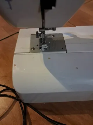 Máquina de coser Lervia