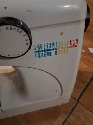 Máquina de coser Lervia