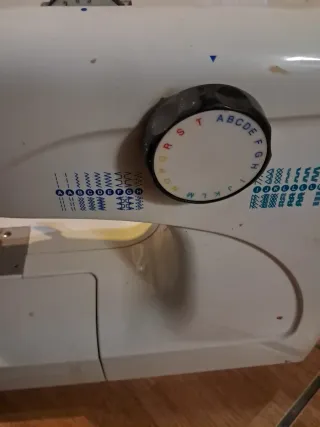 Máquina de coser Lervia