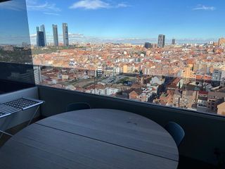 Ático en alquiler en Valdeacederas en Madrid