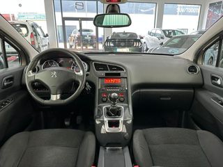 PEUGEOT 5008 Style 1.6 BlueHDi 88KW 120CV