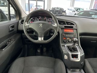 PEUGEOT 5008 Style 1.6 BlueHDi 88KW 120CV
