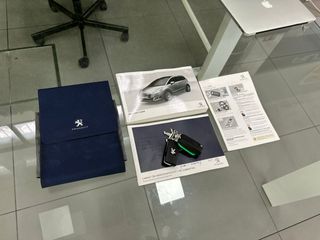 PEUGEOT 5008 Style 1.6 BlueHDi 88KW 120CV