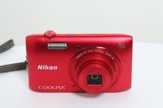 Cámara Nikon Coolpix S3600 Roja 20MP