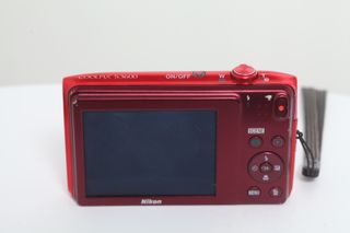 Cámara Nikon Coolpix S3600 Roja 20MP