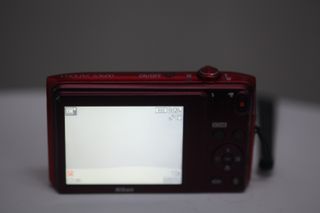 Cámara Nikon Coolpix S3600 Roja 20MP