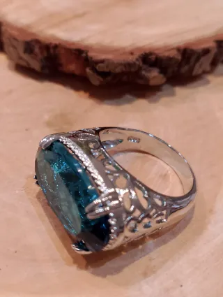 Anillo cóctel gran topacio azul