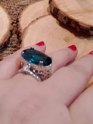 Anillo cóctel gran topacio azul