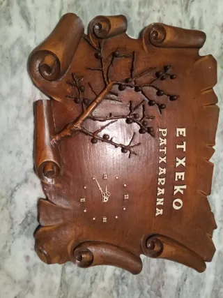 Regalo reloj Lo que se ve en la foto 40x 55 aproxi