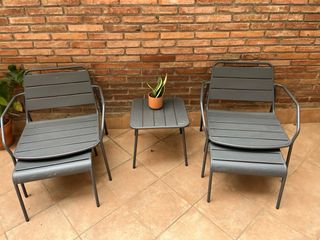 Conjunto Hesperide: 2 sillas con reposapies y mesa