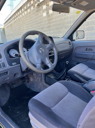 Nissan Navara 2003