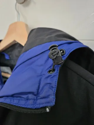 Chaqueta Carhartt Larsen Negra y Azul